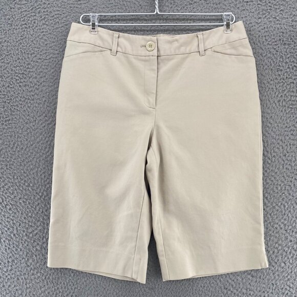 Chicos Shorts Womens 0.5 US 6 Ivory Chino Bermuda Stretch Pocket Everyday Casual - Picture 1 of 12